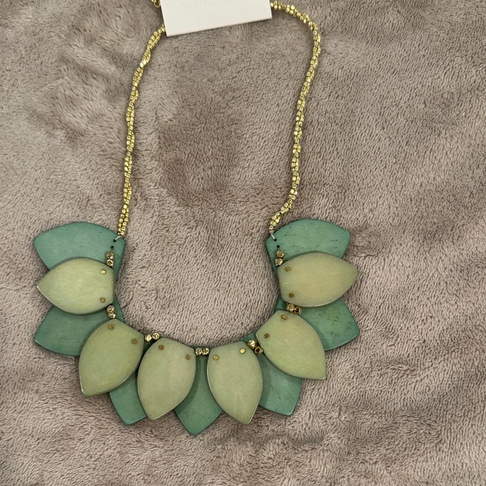 Succulent Leaves Green and Gold Necklace